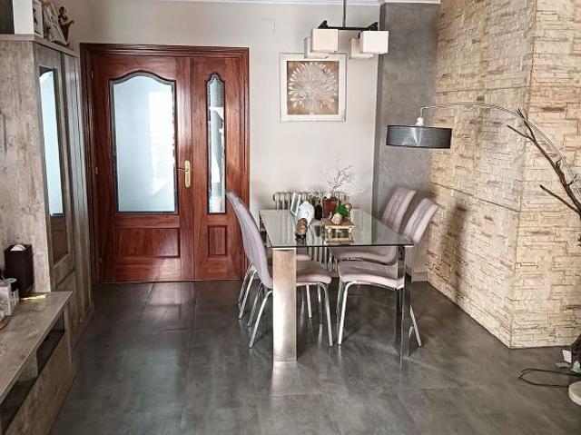 Piso en venta en Tàrrega, de 100 m² 4 habitaciones por 175.000
