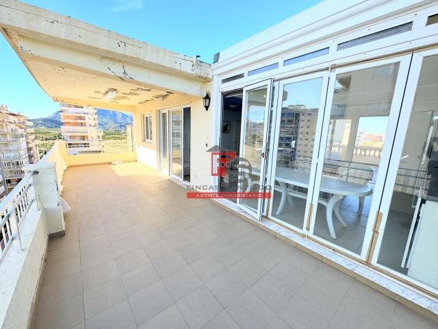 Piso en venta en Tavernes de la Valldigna. Fantástico ático con vistas al mar en la playa de Tavernes. Pisos Tavernes de la.