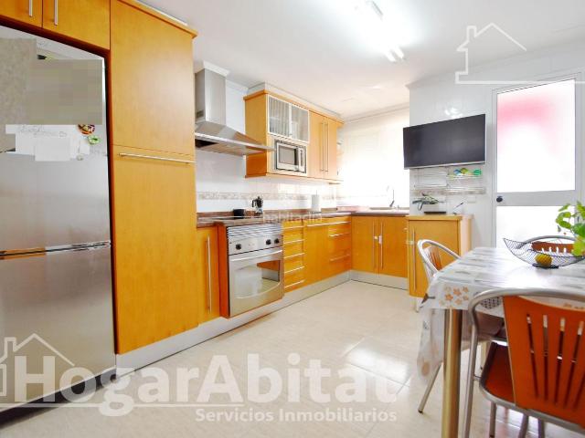 Piso en venta en Tavernes de la Valldigna. MUY AMPLIO CON GARAJE Y TRASTERO. Pisos Tavernes de la.