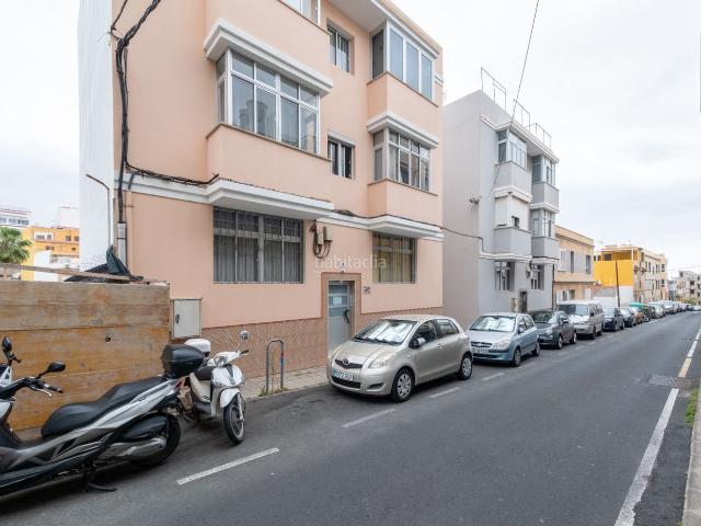 Piso en venta en Telde, La Herradura Balcón de Telde. Se vende piso en La Herradura, situado en la calle Cura Gordillo nº 34. Pisos.