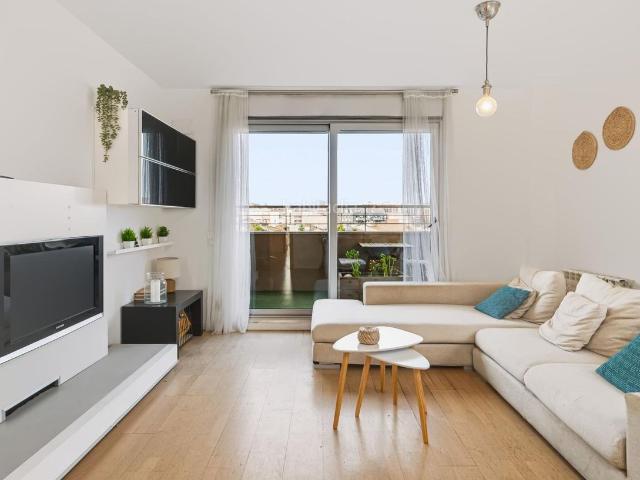 Piso en venta en Terrassa, Barri del Centre. 190 M2 DE TERRASSA. Pisos.