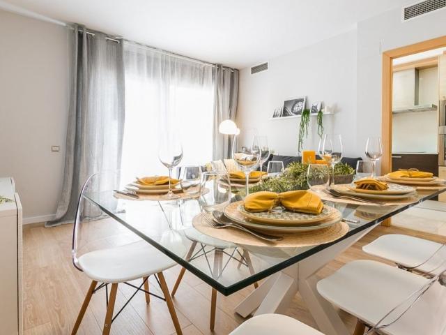 Piso en venta en Terrassa, Barri del Centre. Luz, diseño y ubicació excepcional. Pisos.