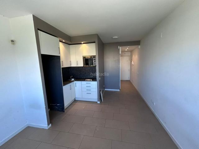 Piso en venta en Terrassa, Ca n'Anglada. CA N'ANGLADA. LUMINOSO PISO DE 1HAB. + 1 BAÑO. Pisos.