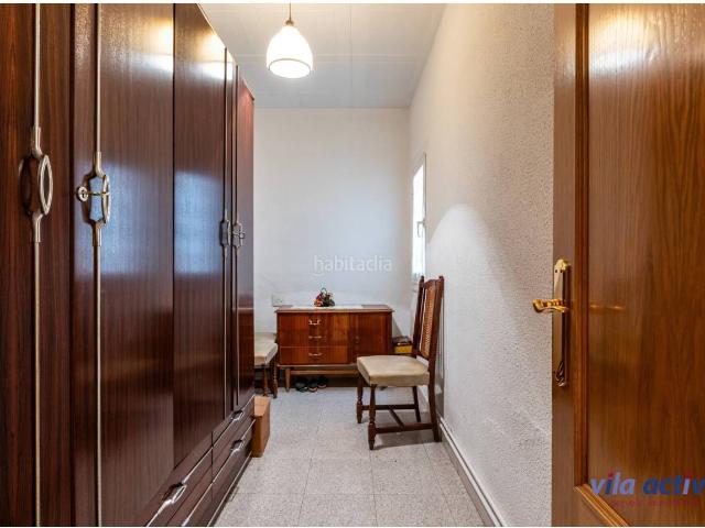Piso en venta en Terrassa, Ca n'Anglada. con garaje y amplio patio. Pisos.
