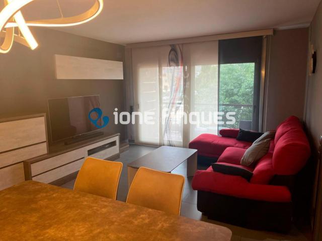 Piso en venta en Terrassa, Ca n'Anglada. Ione Finques Ofrece. Pisos.
