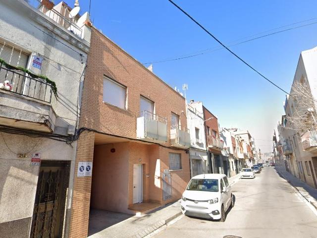 Piso en venta en Terrassa, Ca n'Anglada. Venta de Piso ALQUILADO en Calle Santa Llucia, Terrassa Barcelona. Pisos.
