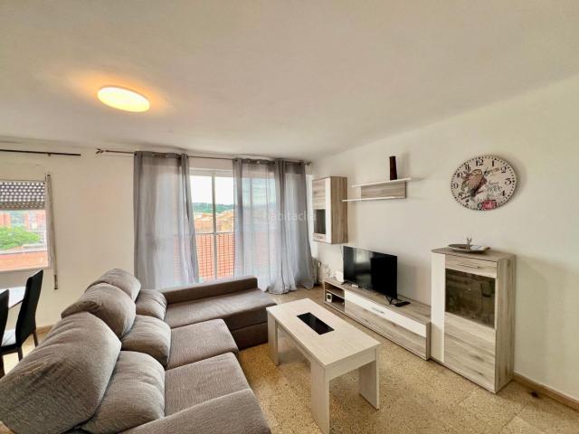 Piso en venta en Terrassa, Can Palet. PISO DE 3 DORMITORIOS Y 1 BAÑO, BALCÓN Y GALERÍA. Pisos.