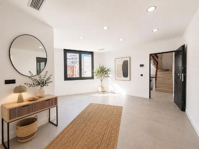 Piso en venta en Terrassa, de 129 m² 4 habitaciones por 359.900