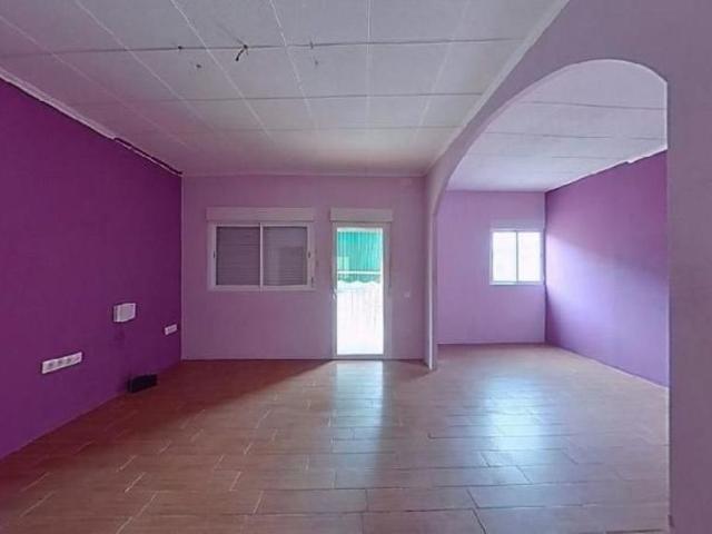 Piso en venta en Terrassa, de 70 m² 3 habitaciones por 123.975