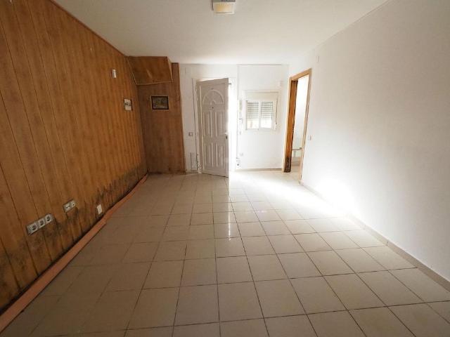 Piso en venta en Terrassa, de 40 m² 2 habitaciones por 52.000