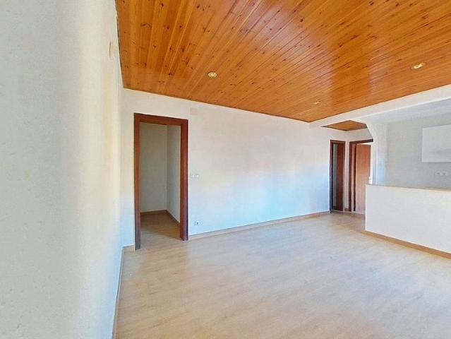 Piso en venta en Terrassa, de 56 m² 3 habitaciones por 157.000