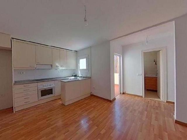 Piso en venta en Terrassa, de 65 m² 1 habitación por 80.355