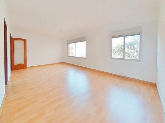 Piso en venta en Terrassa, de 79 m² 3 habitaciones por 170.000