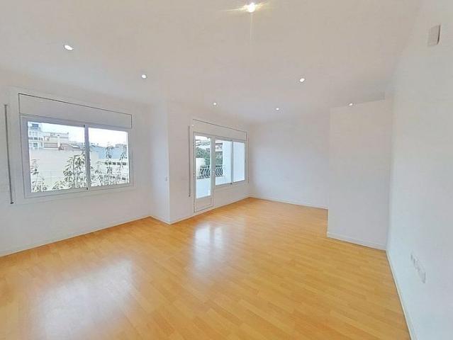 Piso en venta en Terrassa, de 85 m² 3 habitaciones por 161.000