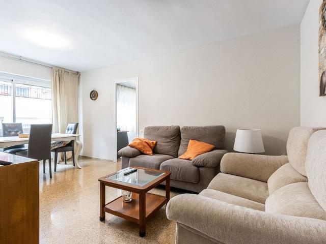 Piso en venta en Terrassa, de 85 m² 4 habitaciones por 220.000