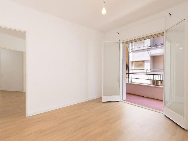 Piso en venta en Terrassa, de 87 m² 4 habitaciones por 195.000