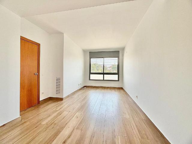 Piso en venta en Terrassa, de 80 m² 3 habitaciones por 179.000