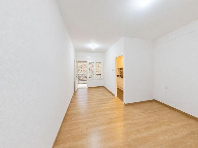 Piso en venta en Terrassa, de 82 m² 3 habitaciones por 138.000