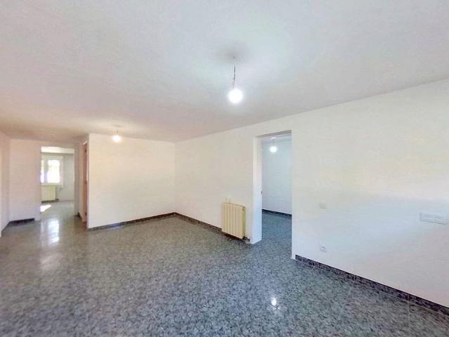 Piso en venta en Terrassa, de 97 m² 3 habitaciones por 154.000