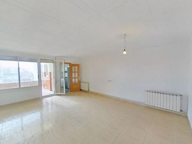 Piso en venta en Terrassa, de 93 m² 3 habitaciones por 215.000