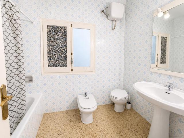 Piso en venta en Terrassa, La Maurina. SE VENDE PISO EN TERRASSA, ZONA LA MAURINA. Pisos.