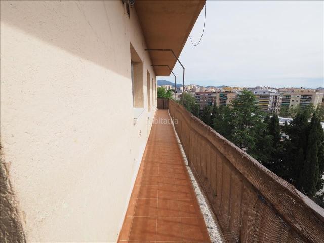 Piso en venta en Terrassa, La Maurina. SE VENDE PISO EN TERRASSA, ZONA LA MAURINA. Pisos.