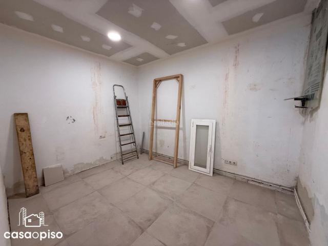 Piso en venta en Terrassa, La Maurina. Planta baja reformada con entrada independiente, garaje incluido. Pisos.