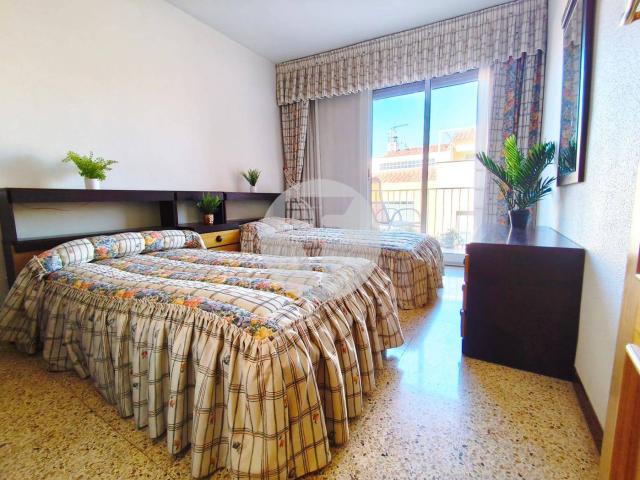 Piso en venta en Terrassa, La Cogullada. Bonito piso de 4 habitaciones en La Cogullada Terrassa. Pisos.