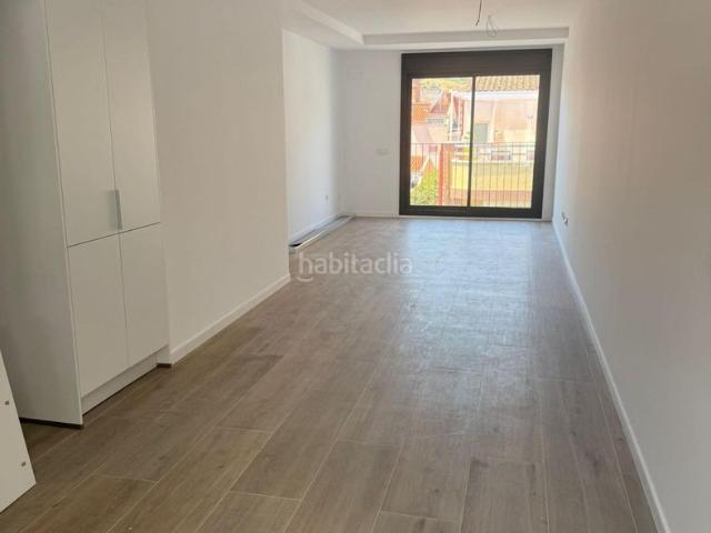 Piso en venta en Terrassa, La Cogullada. Casa adosada de obra nueva con terraza y acabados de alta calidad en La Cogullada. Pisos.