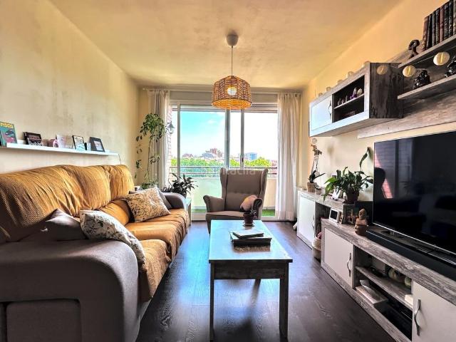 Piso en venta en Terrassa, La Cogullada. Cuando ya falta espacio en casa. Pisos.