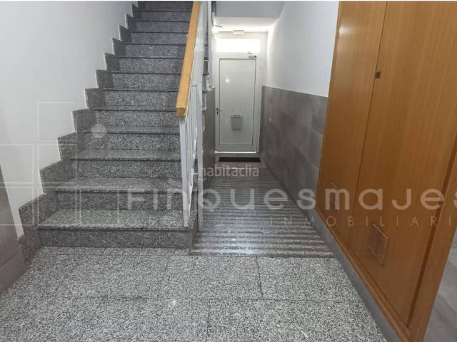 Piso en venta en Terrassa, Les Arenes La Grípia Can Montllor. Fantástico piso exterior con solarium privado. Pisos.