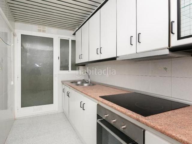 Piso en venta en Terrassa, Les Arenes La Grípia Can Montllor. Piso en venta en calle Olot, D. Pisos.