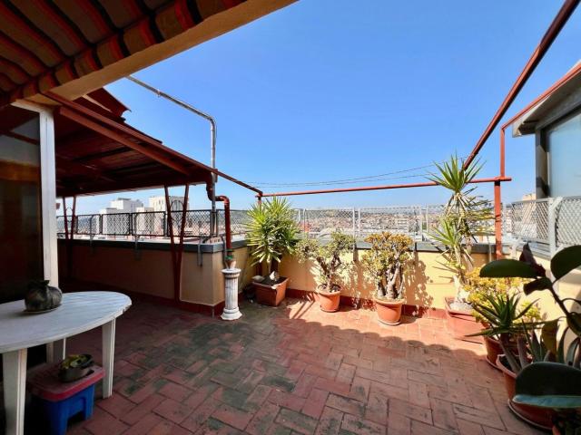 Piso en venta en Terrassa, Plaça Catalunya Escola Industrial. ÁTICO de 170 m2 frente la Universitat Politecnica de Catalunya. Pisos.