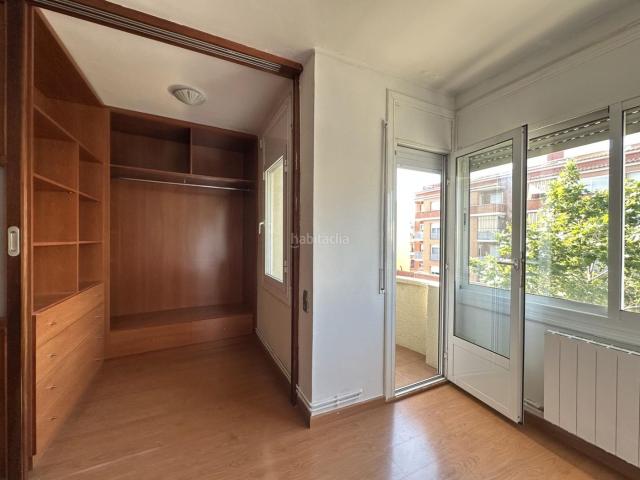 Piso en venta en Terrassa, San Pere. Piso en Avinguda Abat Marcet. Pisos.