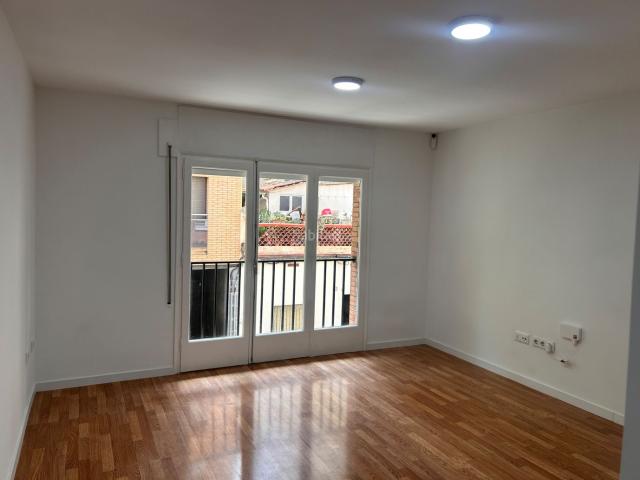 Piso en venta en Terrassa, San Pere. Piso en venta en Sant Pere. Pisos.