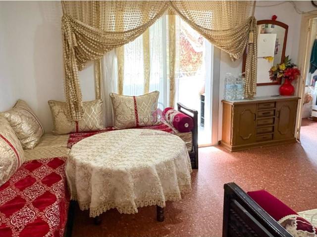 Piso en venta en Terrassa, Sant Llorenç. Piso en venta CON INQUILINO en St. Llorenç, carrer de la Castellassa tocando Crta. Castellar de Terrassa. Pisos.
