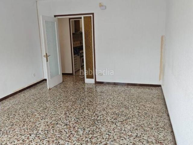 Piso en venta en Terrassa, Sant Pere Nord. Piso en Sant Pedro Norte al lado de la Avd Jaime I, de Cuatro habitaciones en venta. Pisos.