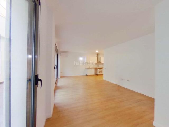 Piso en venta en Terrassa, Segle XX. MODERNIDAD Y CONFORT! Piso de 2010 y parquing con Excelentes Comunicaciones. Pisos.