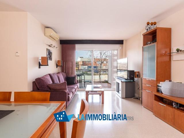 Piso en venta en Terrassa, Xúquer. Pisos.