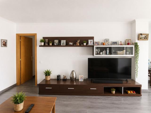 Piso en venta en Terrassa, Xúquer. Piso Reformado y Listo para Entrar a Vivir. Pisos.