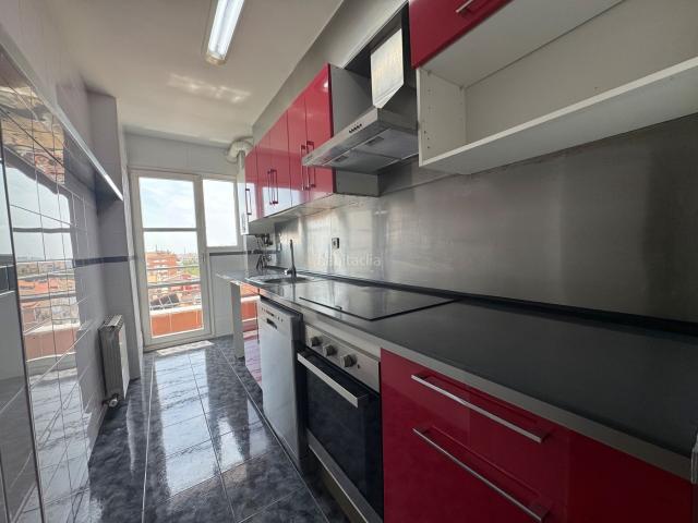 Piso en venta en Terrassa, Zona Esportiva. Magnífico piso de 3 habitaciones con parking en Can Roca Terrassa. Pisos.