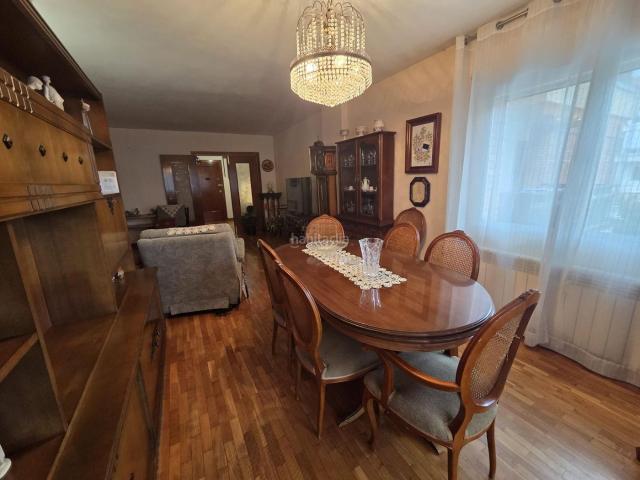 Piso en venta en Teruel, Ensanche Fuenfresca. Amplio y luminoso piso de 140 m2 en una de las mejores zonas de Teruel. Pisos.