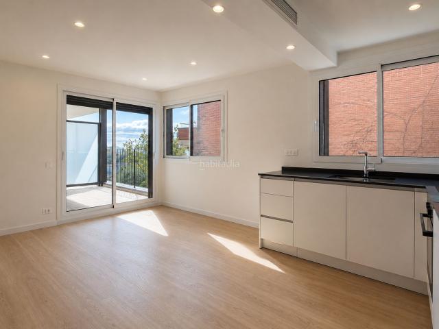 Piso en venta en Tiana. Habitatge nou a estrenar amb entrega immediata, 3 habitacions, terrassa, pàrquing i traster. Pisos.