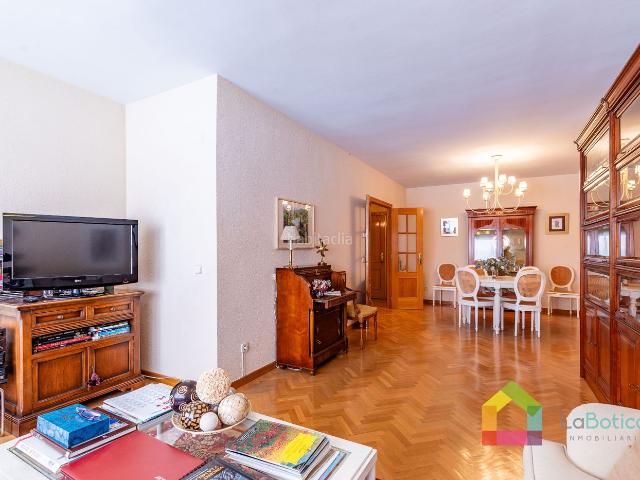 Piso en venta en Toledo, Buenavista Valparaíso La Legua. Vivienda en Ronda de Buenavista. Piso de 3 dormitorios y 2 baños con terraza, plaza de garaje y trastero. Urbanización con piscina. Pisos.