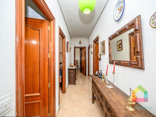 Piso en venta en Toledo, La Reconquista. Piso de 4 dormitorios con dos terrazas y ascensor en Santa Teresa Zona Los Bloques. Pisos.