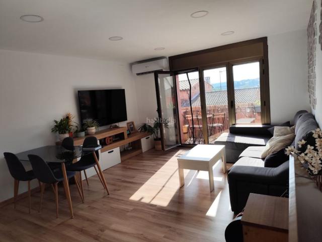 Piso en venta en Tona. PIS COMPLETAMENT REFORMAT A TONA. Pisos.