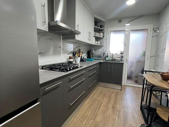 Piso en venta en Tordera, de 109 m² 4 habitaciones por 215.000