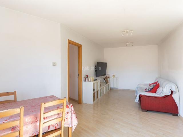 Piso en venta en Tordera, Sant Pere. VIVIENDA TOTALMENTE EXTERIOR UBICADA EN TORDERA, A 10 DE LA ESTACIÓN DE TREN. Pisos.