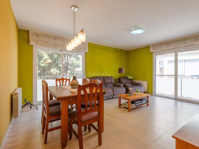 Piso en venta en Tordera, Tordera. Piso en venta en Tordera con 2 habitaciones dobles y balcón, Barcelona. Pisos.