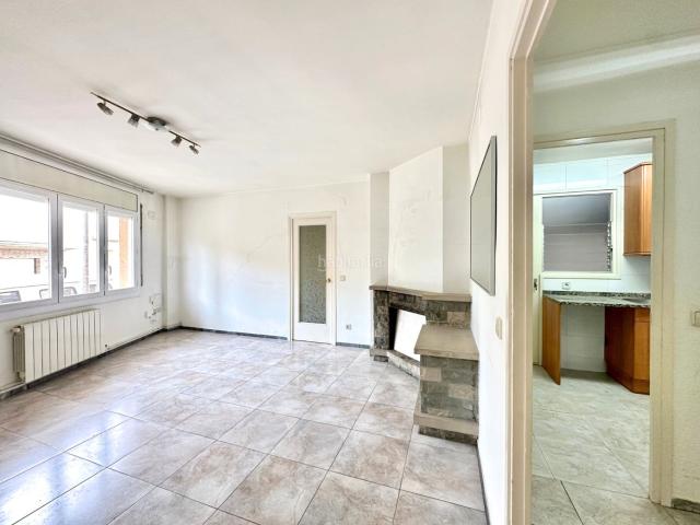 Piso en venta en Torelló. Pis a planta baixa al centre de Torelló. Pisos.